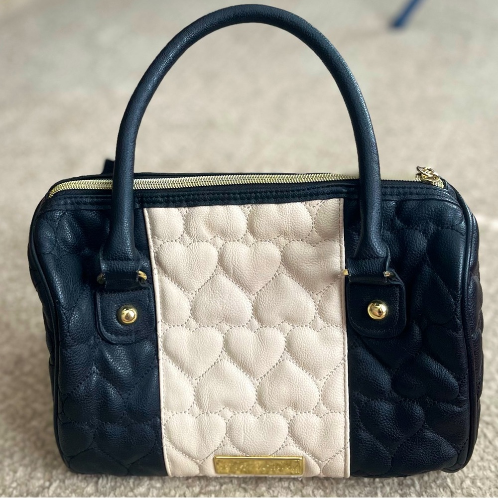 EUC Betsy Johnson black and white purse